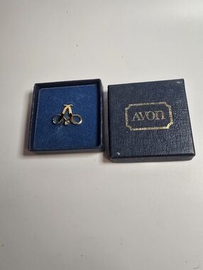 Avon Gold Tone Monogram A Pin with Navy Box